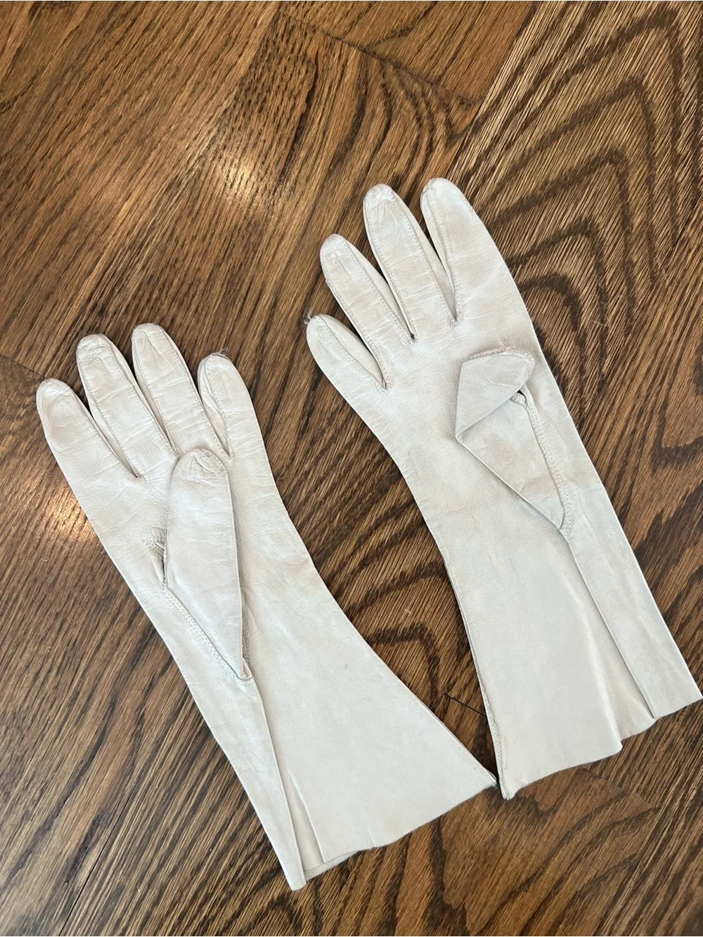 N/A elegant cream
